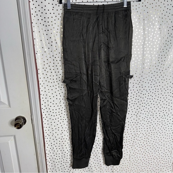 Good American Dark Cargo Pants